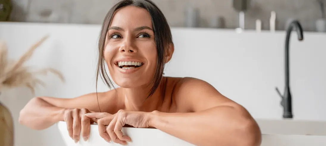 How Airflow Polishing Cleans Hard-to-Reach Tooth Surfaces